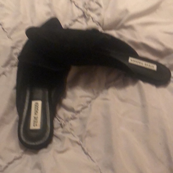Steven Madden Slides black Suede run about 1/2 size sm I worn 9 in these - Picture 2 of 6